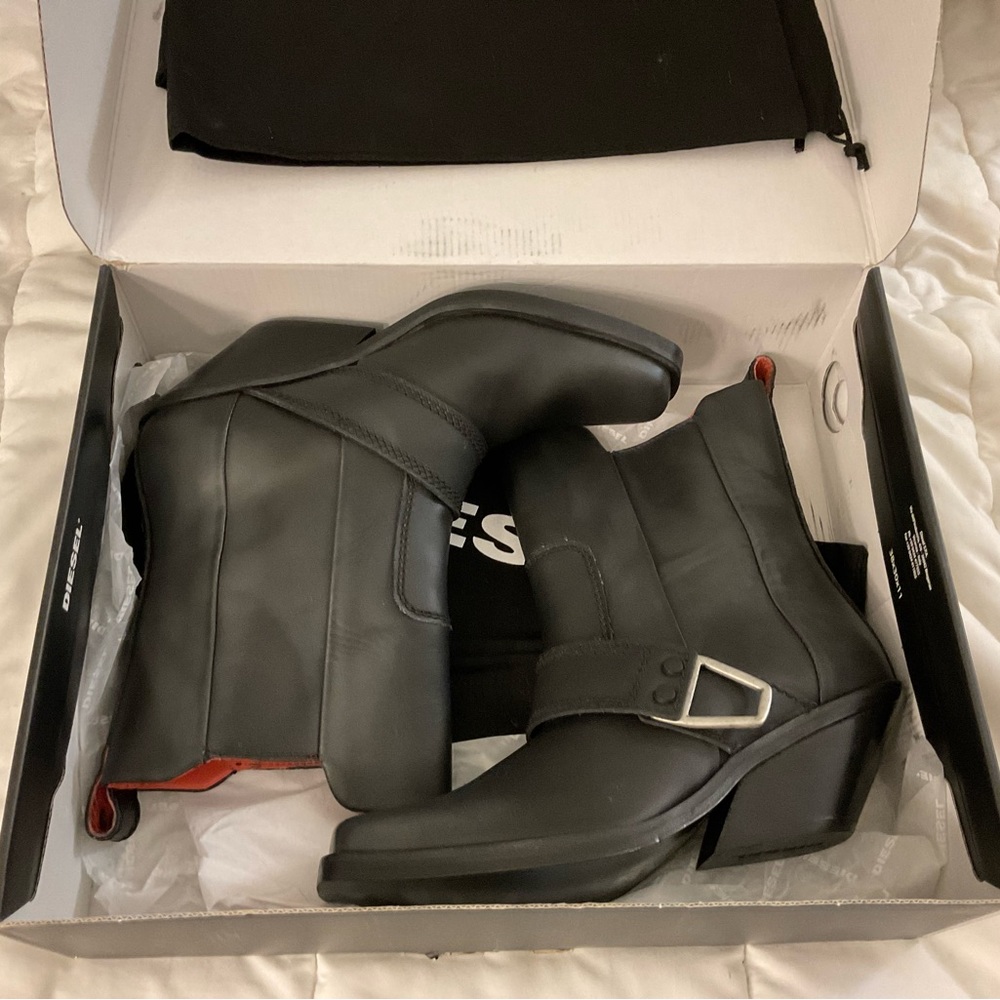 Diesel boots